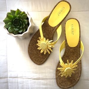 🌼 NWOT Yellow Daisy Kitten Heel Sandal